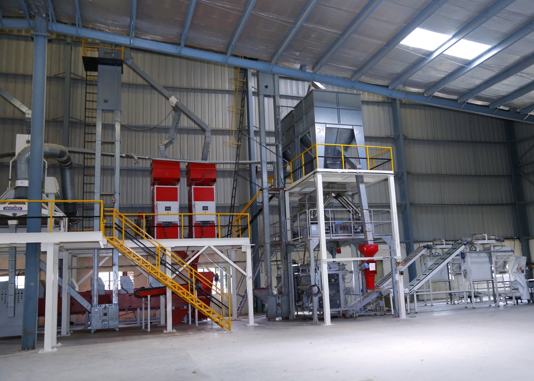 Destoner, Treator and automated Packing Line